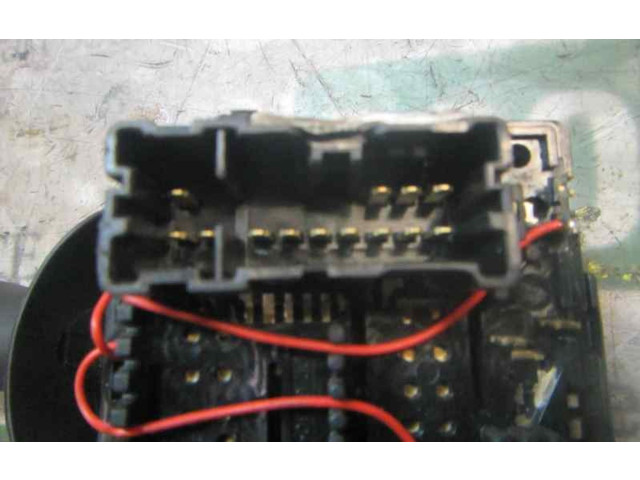 Ручка стеклоочистителей 8201168008, E10670223 Dacia Dokker