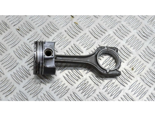 Píst 04E198401AB, 04E107065ED   Audi A4 S4 B9  pro benzínový motor 1.4 CVNA 