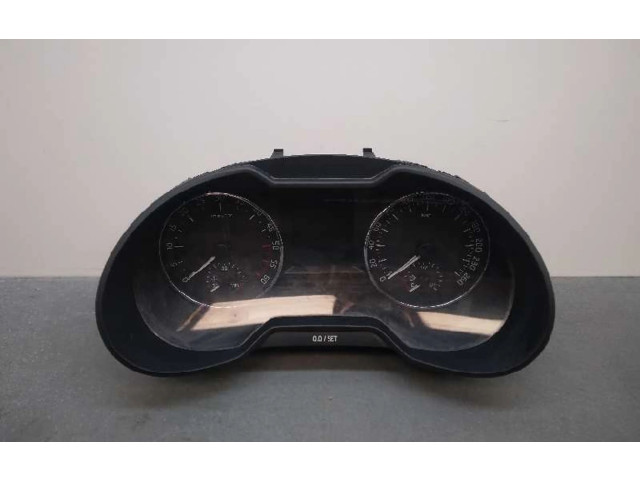 Панель приборов 5E0920781   Skoda Octavia Mk3 (5E)       