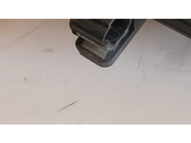 Громкоговоритель в панели