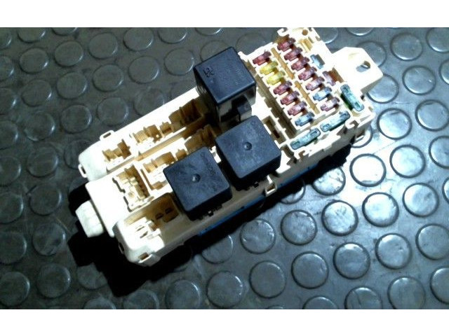 Блок предохранителей MR243161, 0000 Mitsubishi Galant