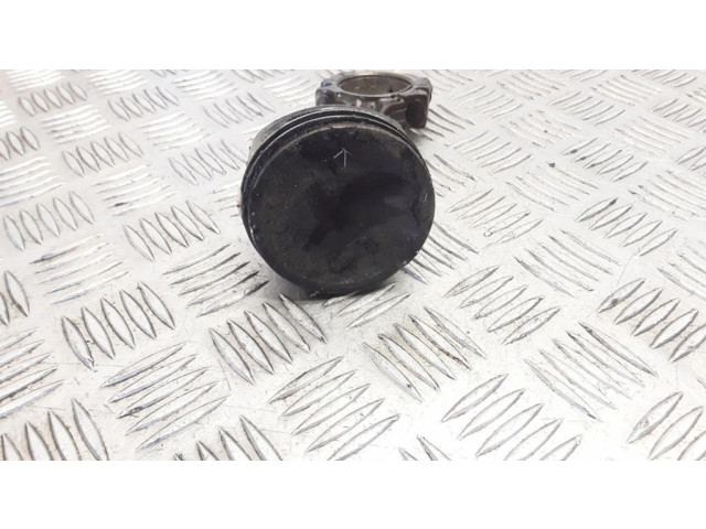 Píst Nissan Micra pro benzínový motor 1.2