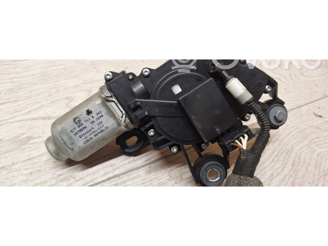 Двигатель стеклоочистителя заднего стекла 5j7955711b    Skoda Yeti (5L)  CBZB 