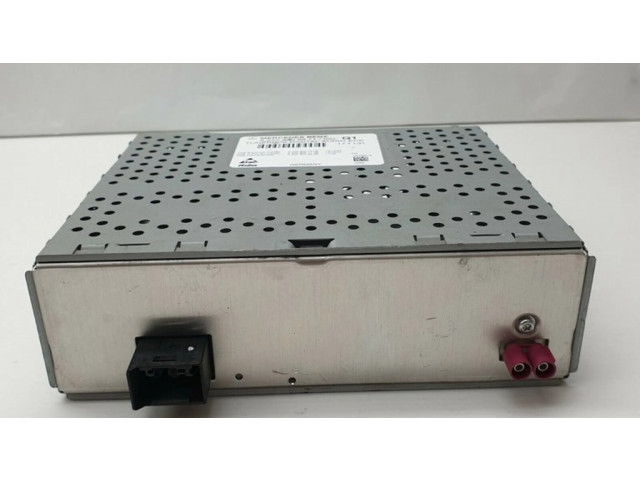 Радио/ проигрыватель CD/DVD / навигация