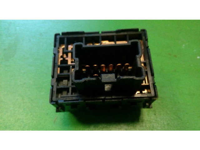 Включатель электрических окон