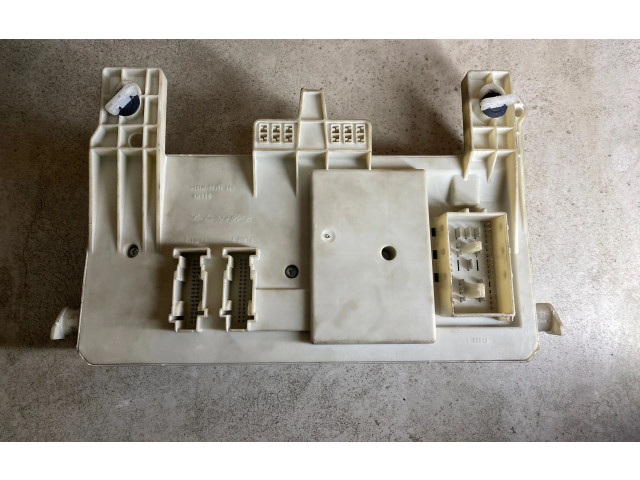 Pojistková skříňka 8690719 Volvo S40 2006