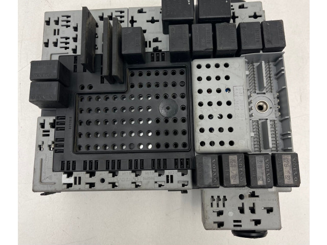Блок предохранителей 08688434, 000002046479   Volvo S80    