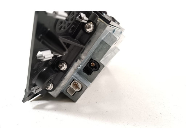 Дисплей    4KE919605   Audi e-tron