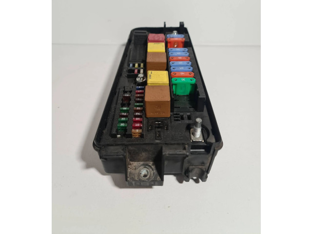 Блок предохранителей 13190892, 519115000   Opel Vectra C    