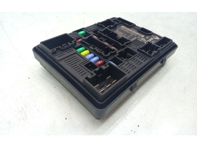 Блок предохранителей 284B76520R Dacia Sandero III