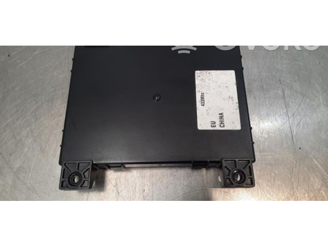 Блок комфорта 30026135, 101090700D Tesla Model S