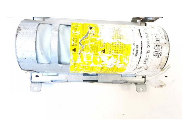 Подушка безопасности пассажира Mitsubishi Carisma