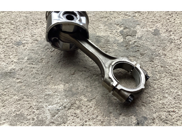 Píst Toyota RAV 4 (XA30)