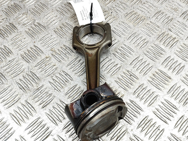 Píst 8623418, 9468870 BMW 5 G30 G31 pro benzínový motor 2.0