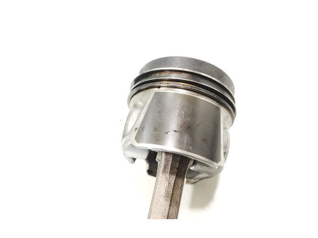  Поршень с шатуном    Volkswagen Golf VII  