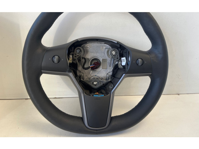 Руль Tesla Model 3 2017 - года 1490214CNB, 8002838