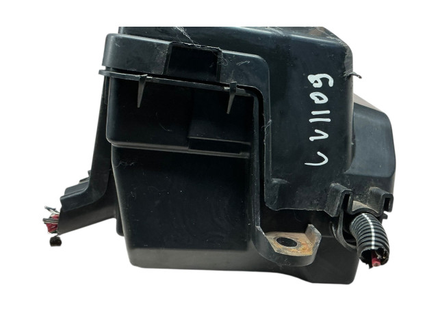 Блок предохранителей 243809584R, M0U7103 Dacia Sandero II