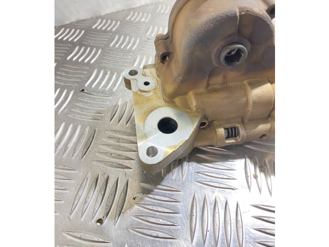 Масляный насос  AUK 06E115105G  Audi A6 S6 C6 4F 