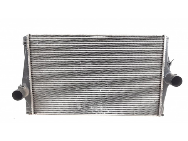 Интеркулер 8743870 Volvo XC90 2.5