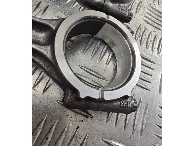 Поршень с шатуном 02604LA2 Volkswagen Golf VII