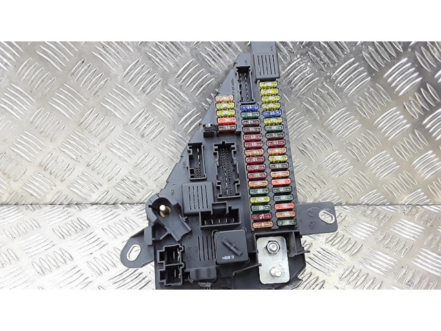   Pojistková skříňka 690661805   BMW M5 2006