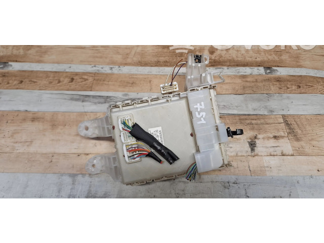 Pojistková skříňka 8273002130A, 8273002130 Toyota Auris 150 2009