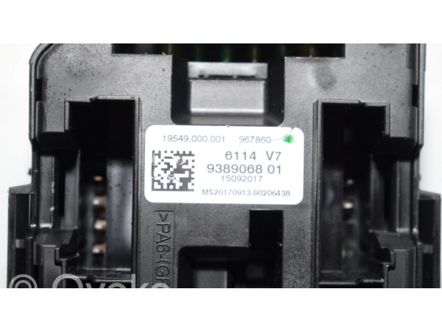 Pojistková skříňka 9389068 BMW 4 F36 Gran coupe 2017