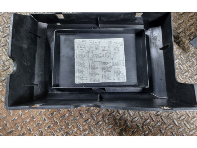 Pojistková skříňka 19210437, 15097981 Cadillac Escalade 2007