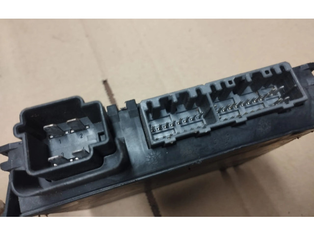 Блок управления F8VB13C791AE   Lincoln Town Car