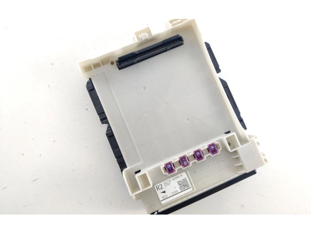 Pojistková skříňka 8273042890A, 9C210189 Toyota RAV 4 (XA50) 2019