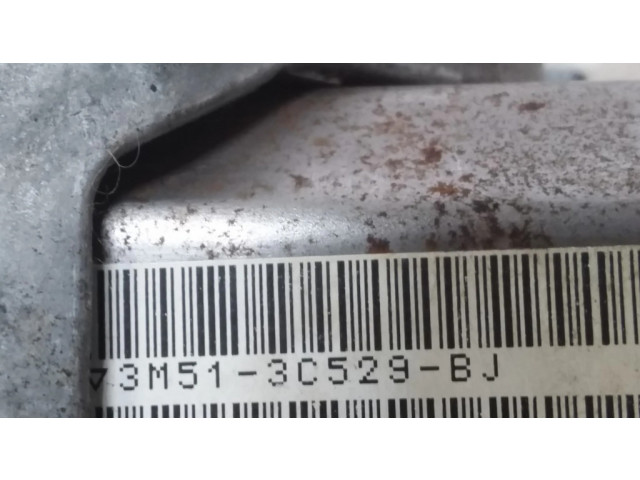 Крестовидная связь оси рулевого колеса