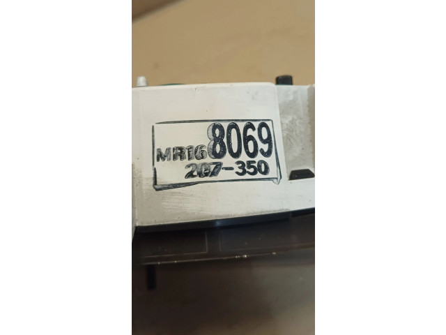 Панель приборов MR168069 Mitsubishi Colt