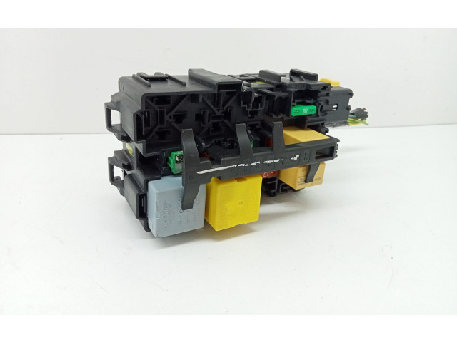 Блок предохранителей  9806192580, 9675730380   Peugeot 2008 I    