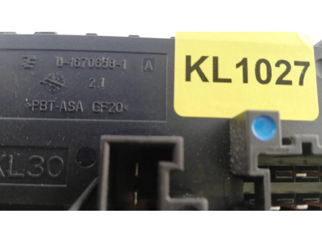 Pojistková skříňka 1670658, 016706581 Mercedes-Benz C W204 2010