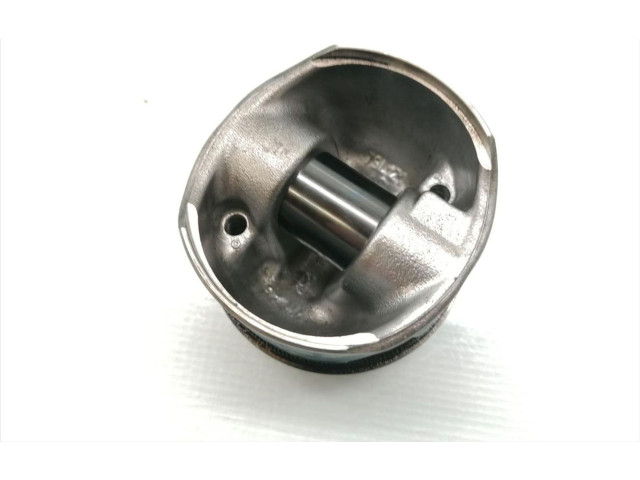  Поршень    Volkswagen PASSAT B8  