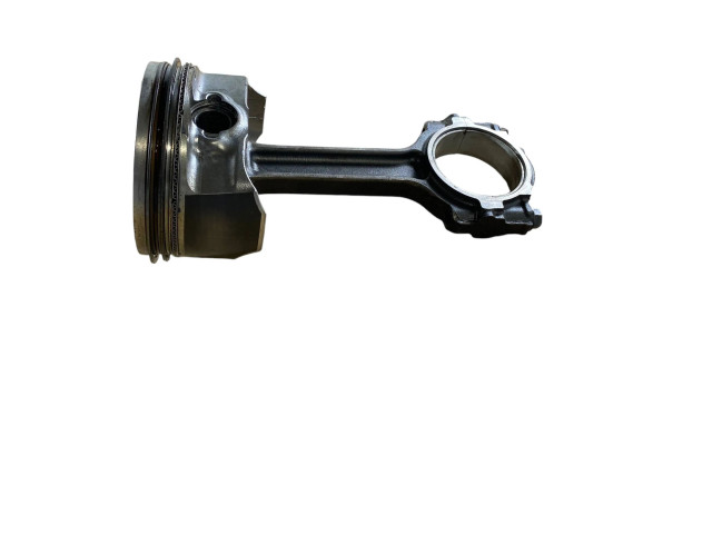  Поршень с шатуном  12656875, 12714549  Chevrolet Camaro  