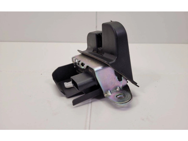 Замок багажника 2G6.827.505.B    Volkswagen Polo 2002 - 2005 года