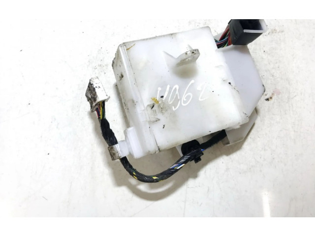 Блок предохранителей     Toyota Prius (XW20)    