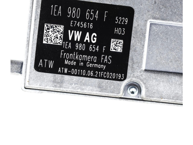 Vaizdo kamera priekiniame bamperyje