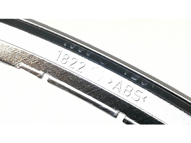 Другая деталь салона