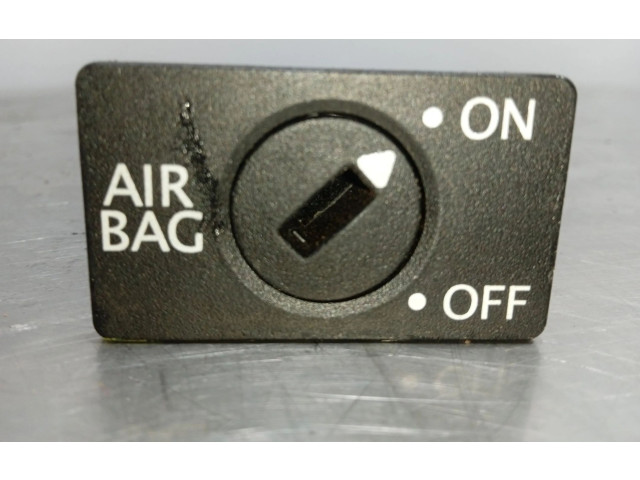 Подушка безопасности водителя    Volkswagen Caddy