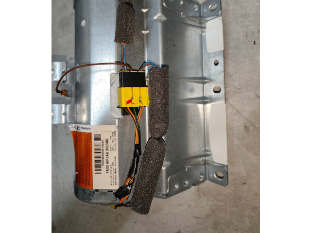 Подушка безопасности пассажира 601220700C, 8623350   Volvo V50