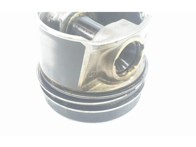  Поршень с шатуном CRLB 04L107065A, 04L107065A  Skoda Superb B8 (3V)  