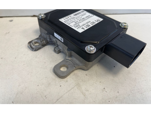 Панель приборов 7P0927601A   Volkswagen Touareg II       