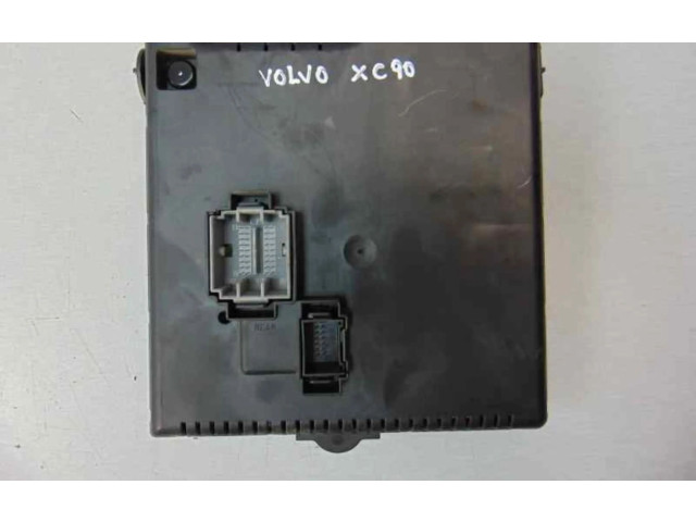 Блок предохранителей 30728512, 30728512    Volvo XC90   