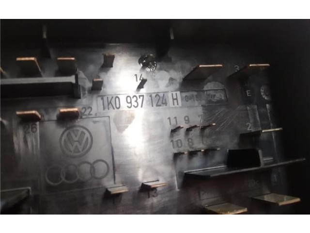 Блок предохранителей  1K0937124H, 1K0937124H   Audi A3 S3 8P    
