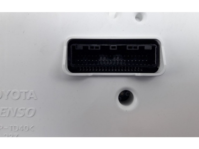 Přístrojová deska Lexus CT 200H 2013 8380076041, 8380076041