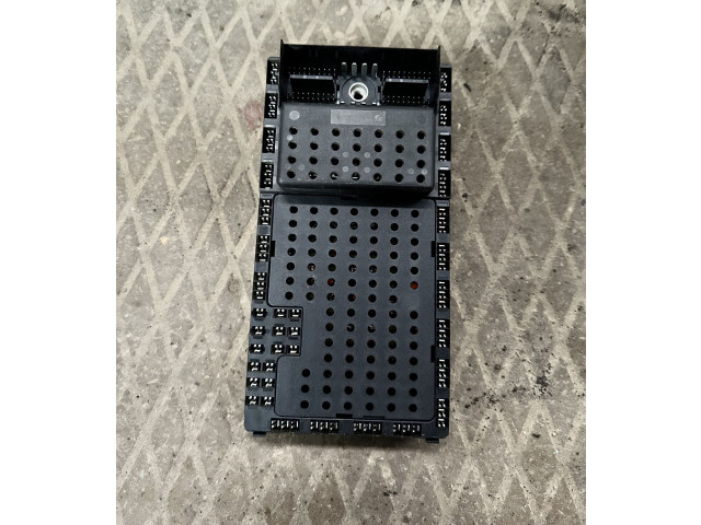 Блок предохранителей 9452772, 00W111   Volvo S80