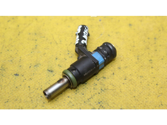 Vstřikovač 06E906031 Audi A8 S8 D4 4H