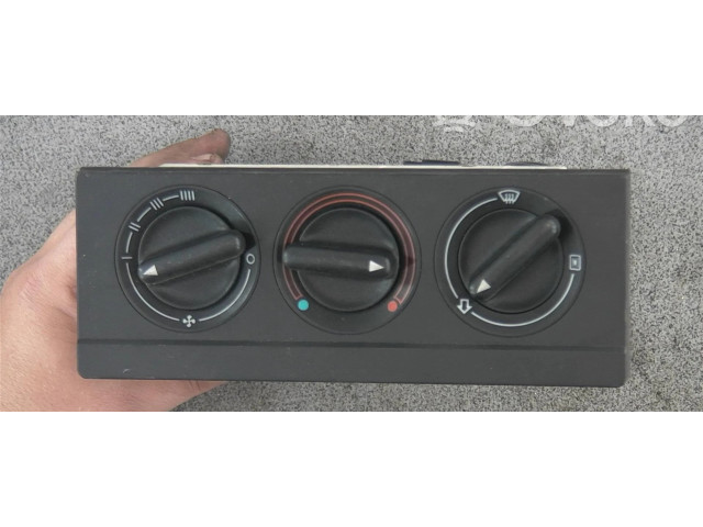 Блок управления климат-контролем    Audi Cabriolet B3 8G